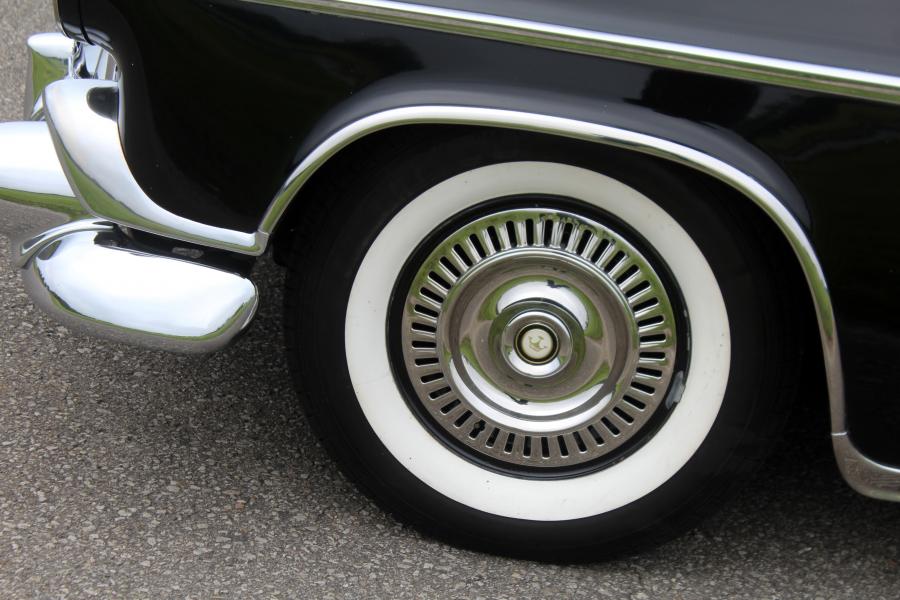 Колеса Imperial Sedan (C73) 1956 года  (фото 6 из 15)